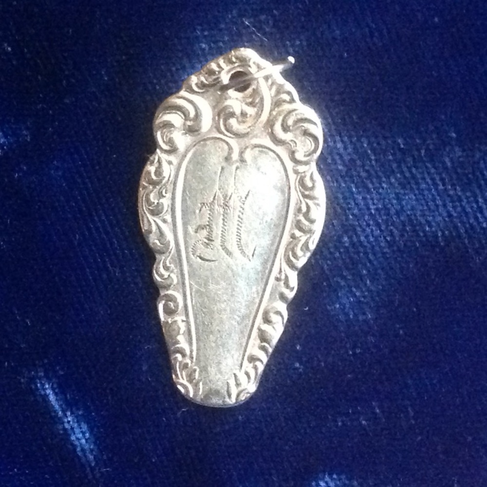 "M" pendant. Spoon style! Silverplate